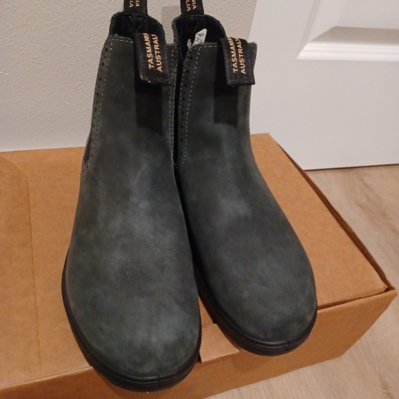 Blundstone 1630 Rustic Black Women's Size 9.5 (9 wide) regular price $200 - Picture 4 of 8